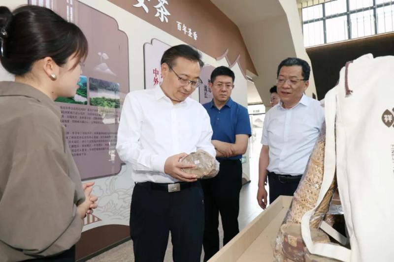 梁言顺在黄山市祁门县调研时强调 访企入村听诉求优化服务解难题 推动学习教育取得实实在在成效